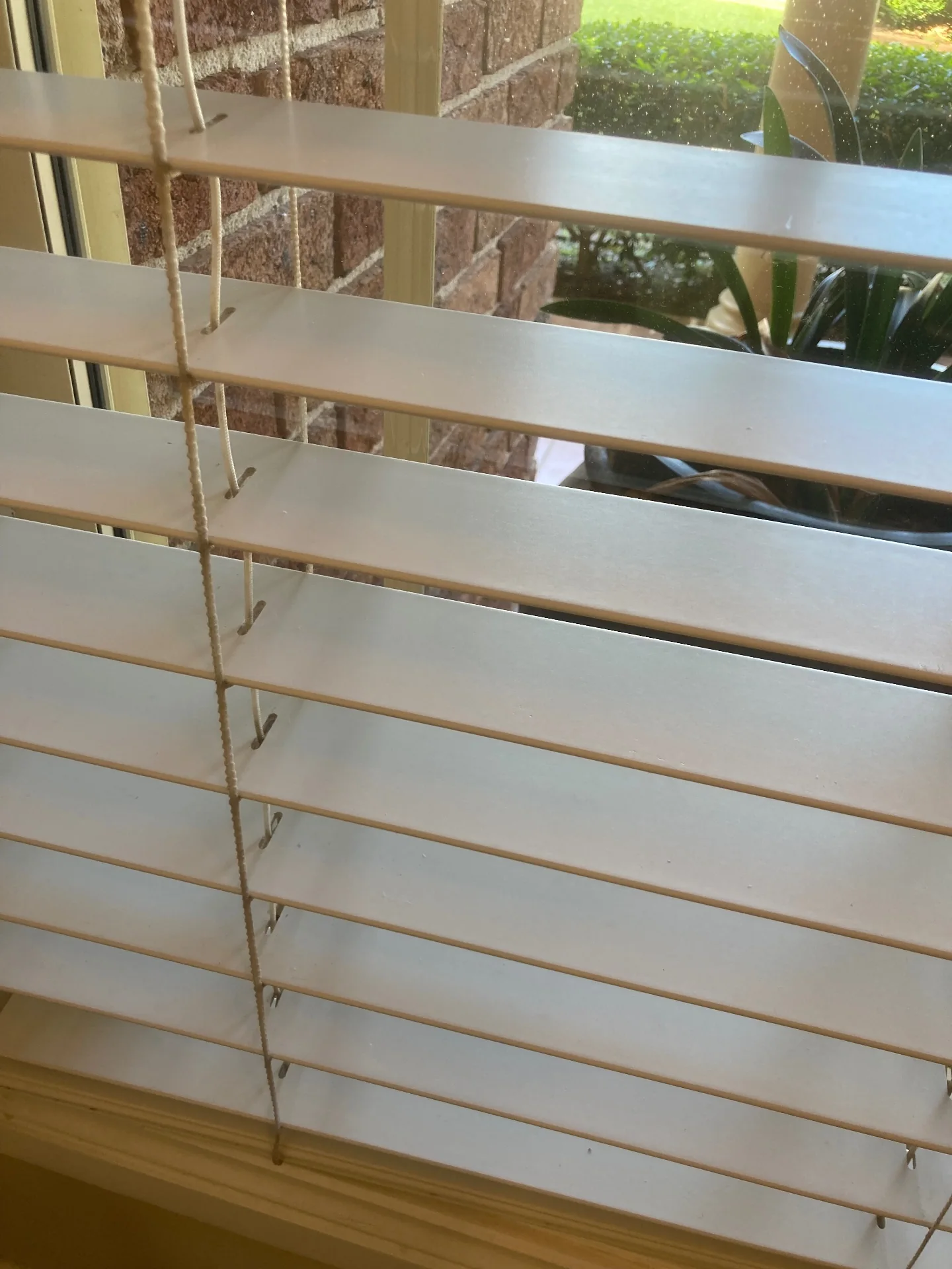 Window blinds after — St George Same window blinds clean and bright after slat-by-slat hand cleaning by Beheli Group, St George